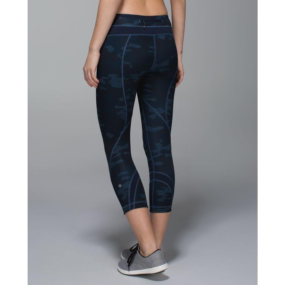 Lululemon Run Inspire Crop II Leggings Heathered Texture Lotus Camo Blue sz 4 - Picture 2 of 6